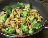 簡単☆豚肉とブロッコリーのカレーマヨ炒め作り方5写真