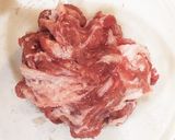 夕飯の定番♡豚こまと長ネギのしょうが焼き作り方1写真