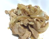 豚肉と玉ねぎの炒め(焼肉のたれ)作り方3写真