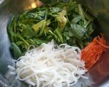 春菊とセンレック(米麺）のタイ風サラダ作り方2写真