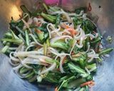 春菊とセンレック(米麺）のタイ風サラダ作り方4写真