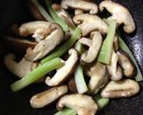 しいたけとブロッコリーのバター醤油炒め作り方3写真