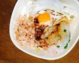簡単！新玉ねぎとタイの刺身を卵の黄身和え作り方5写真