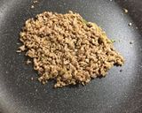切り昆布と豚挽肉の生姜ネギ炒め作り方1写真