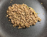 切り昆布と豚挽肉の生姜ネギ炒め作り方1写真
