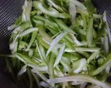 旨っ☆セロリのにんにくベーコン炒め♪作り方1写真