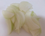 簡単♪もやしと玉ねぎの和風カレー炒め♪作り方1写真