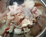 鳥皮と小松菜の炒め物作り方1写真