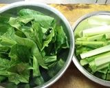 鳥皮と小松菜の炒め物作り方3写真