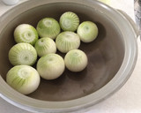 簡単おいしい♪新玉ねぎのスープ煮☆作り方1写真