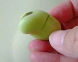 片手でむける茹でそら豆作り方5写真