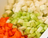 ぽかぽか野菜とソーセージの豆乳スープ作り方1写真