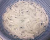ランチに最適！新玉ねぎのベーコンエッグ丼作り方1写真