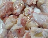 鶏手羽元 ごま油塩コショウ作り方3写真