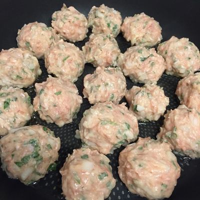 マヨでやわらか鶏つくね〜しそ風味〜 by SzKitchen 【クックパッド