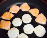 鮭と長芋ステーキ☆今夜はポン酢バターで！作り方2写真