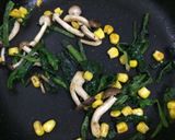 ほうれん草、コーン、しめじのバター焼き作り方3写真