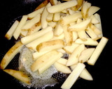 新じゃがとほうれん草のバターコンソメ炒め作り方2写真