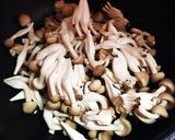 鳥ももの梅肉炒め作り方2写真