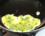 ニラ入り梅塩玉子焼:丸フライパンで作る作り方7写真