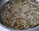 春香る！ウド皮と豚バラの味噌きんぴら作り方1写真