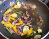 ホタルイカと彩り野菜のペペロンチーノ作り方5写真