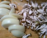 簡単！鶏ひき肉　セロリ　玉ねぎのトマト煮作り方2写真