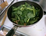 簡単! 小松菜と 油揚げの ごま油炒め!作り方4写真