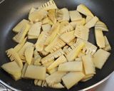 旬な筍・ツナ缶・新玉ねぎのケチャップ炒め作り方3写真