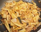 旬な筍・ツナ缶・新玉ねぎのケチャップ炒め作り方5写真