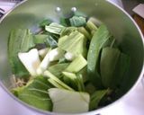 簡単　チンゲン菜　椎茸　卵の　中華スープ作り方3写真