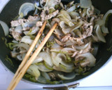 豚肉と玉ねぎ　しめじピーマンの肉野菜炒め作り方5写真