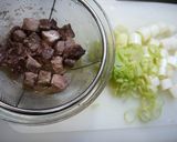 簡単！カツオとネギのピリ辛マヨ炒め作り方1写真