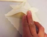 こどもの日に！春巻きの皮で兜作り方3写真