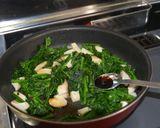 どうし菜とエリンギのバターしょうゆ炒め作り方8写真