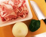 豚肉と新玉ねぎのこっくりケチャップ炒め作り方1写真