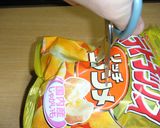 目からウロコ？なスナック菓子の食べ方！作り方1写真