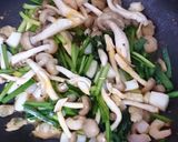 ピリ辛♪シーフードにら玉作り方10写真