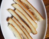 食パンの耳で簡単ラスク！！作り方1写真