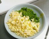餃子の皮でアボカドチーズの簡単おつまみ☆作り方1写真