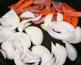 アスパラと新玉ねぎとソーセージの炒め物作り方4写真