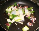 チンゲン菜と貝のゆずポン酢バター炒め作り方4写真