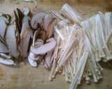 山東菜と 椎茸 えのきの ピリ辛中華煮！作り方1写真