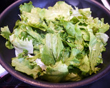 レタスの硬い外葉☆ちくわマヨバジル炒め作り方1写真