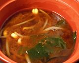 豆もやしとわかめの赤だし作り方3写真