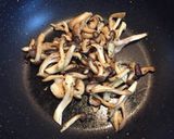 カレー風味♬キノココナッツオイルソテー作り方1写真