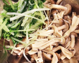 簡単ささっと☆しめじと水菜の胡麻和え作り方1写真
