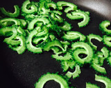 超カンタン！ゴーヤとせせりの旨旨炒め作り方1写真
