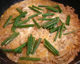 麺つゆで簡単！鶏ひき肉とごぼうの柳川風丼作り方5写真