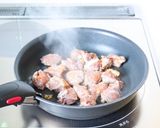 サッと美味しい【豚カシラの醤油麹炒め】作り方2写真